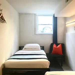  Pensión Modern Ironbound With Kitchen-fasttraintonyc-onestoptoairport