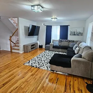  Habitación en casa particular Nyc & Downtown Commuter Dream