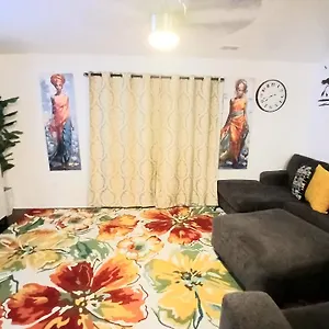  Apartment Airport Oasis: Spacious 3-bed Near Ewr & Nyc